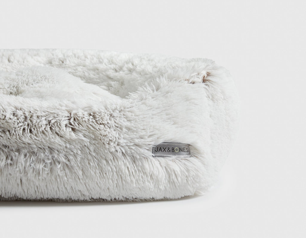 Arctic Shag Napper Bed