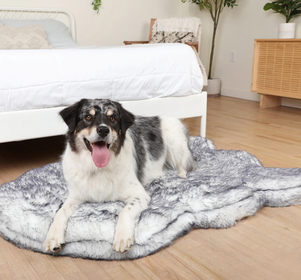 PupRug® Luxe Faux Fur Orthopedic Dog Bed - Ultra Plush Arctic Fox