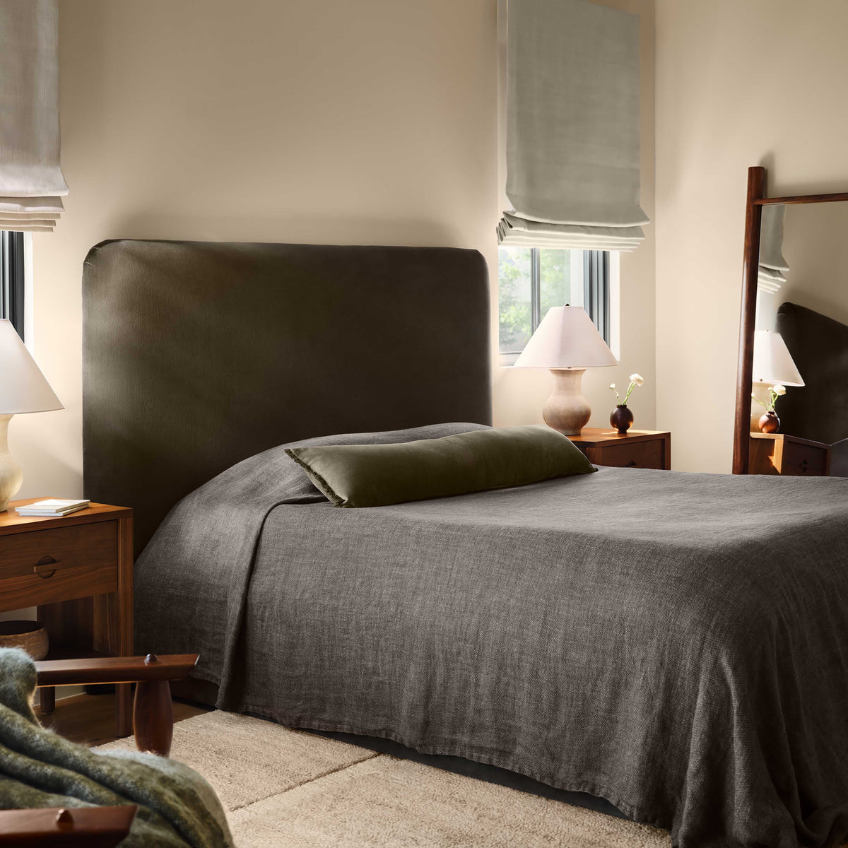 Naveta Velvet Lumbar Pillow