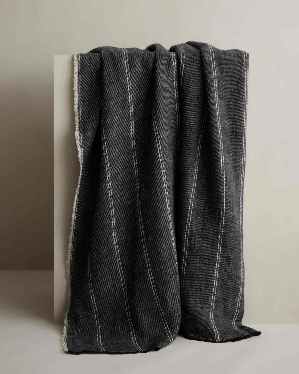 Mira Linen Throw - Rafa