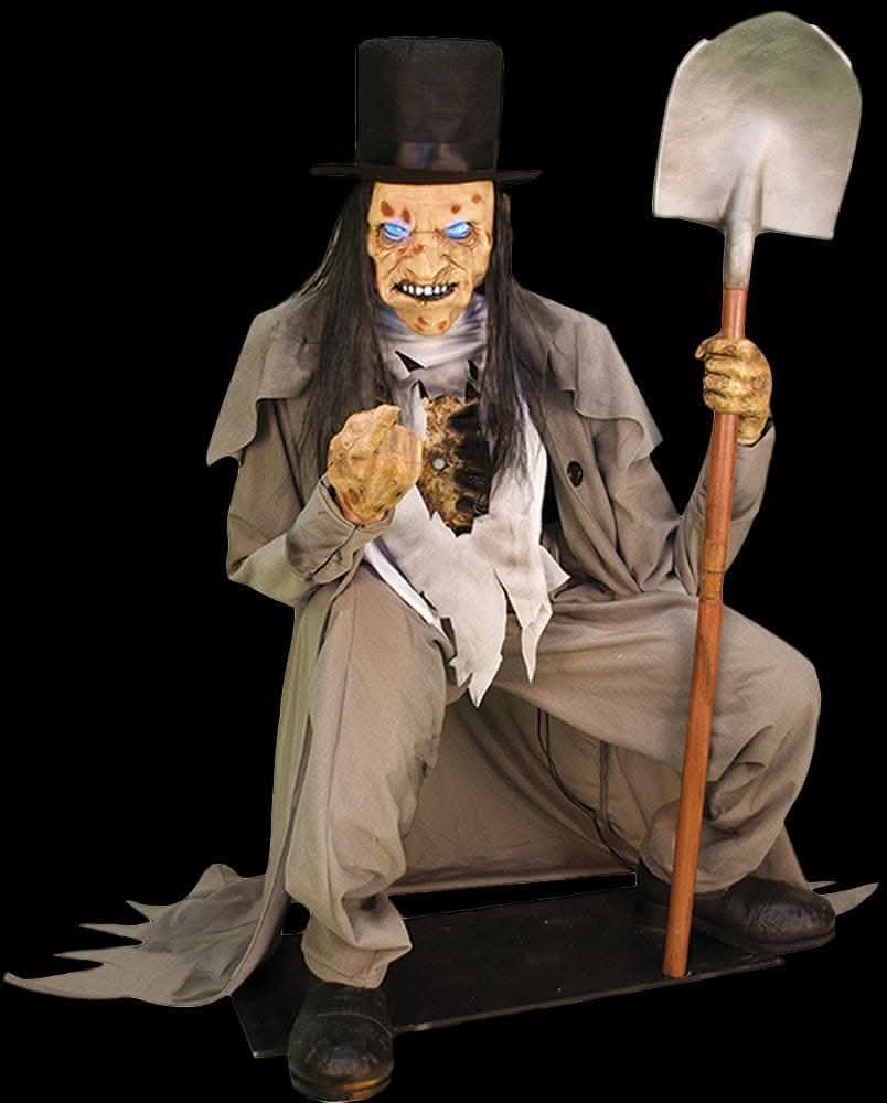 Crouching Grave Digger Prop Halloween decoration