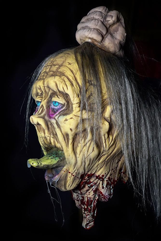 Zombie Beheaded view 6